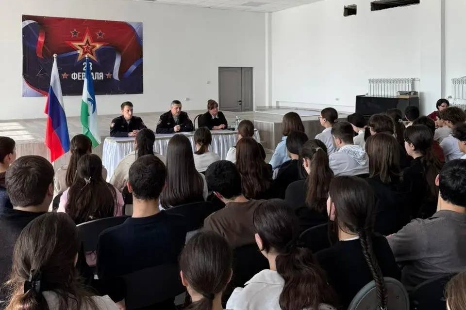В Прохладненском районе полицейские провели масштабные профилактические встречи со школьниками