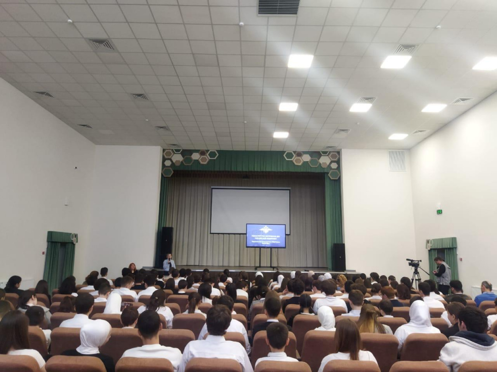 Более 7700 старшеклассников г.Нальчика приняли участие в антинаркотической акции «За здоровье и безопасность наших детей» (3).jpeg