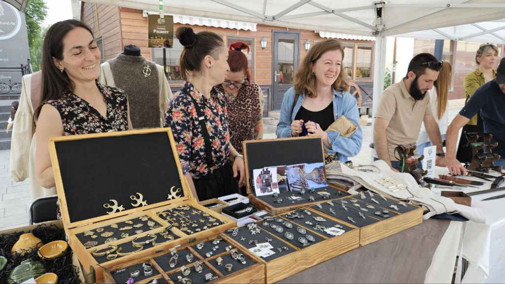 photo_5426891972968316313_y.jpeg photo_5426891972968316313_y.jpeg