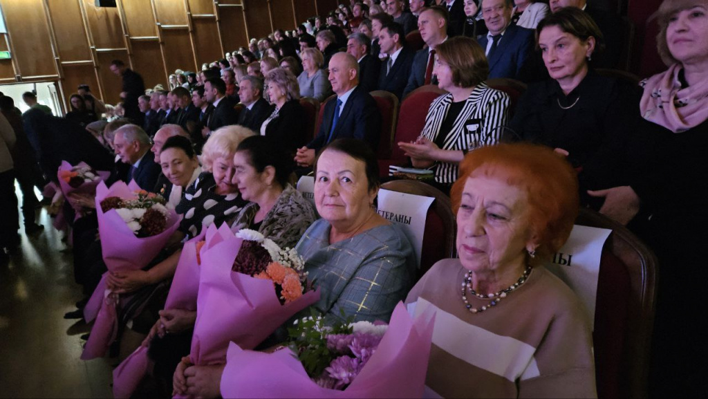 photo_5415622120517530812_y.jpg photo_5415622120517530812_y.jpg