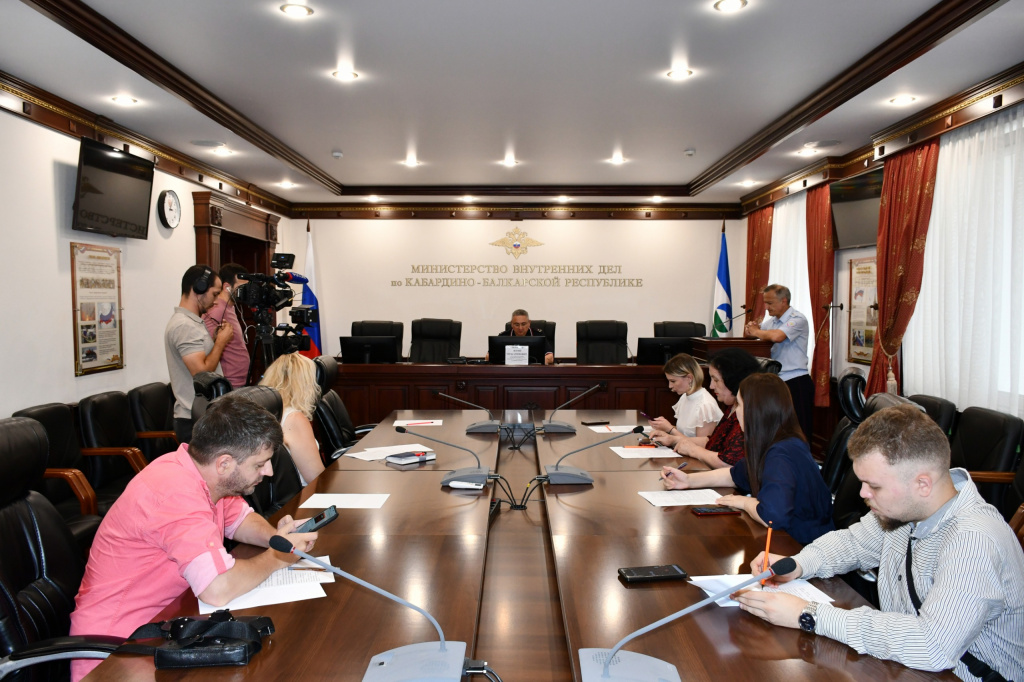 ef2a95eb-9d70-46d3-a819-b2d89d582072.jpg ef2a95eb-9d70-46d3-a819-b2d89d582072.jpg