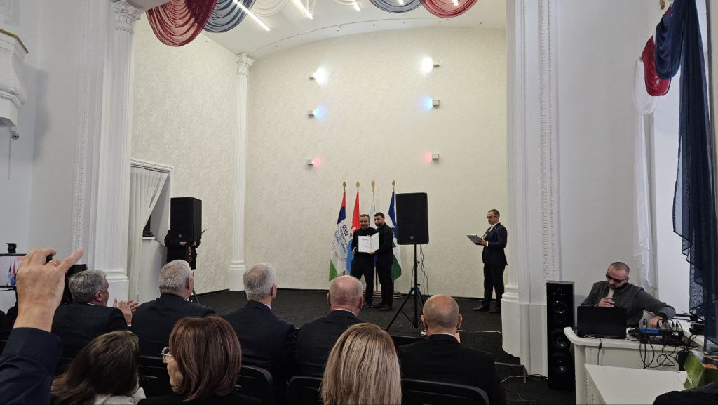 photo_5400324735499368258_y.jpg photo_5400324735499368258_y.jpg