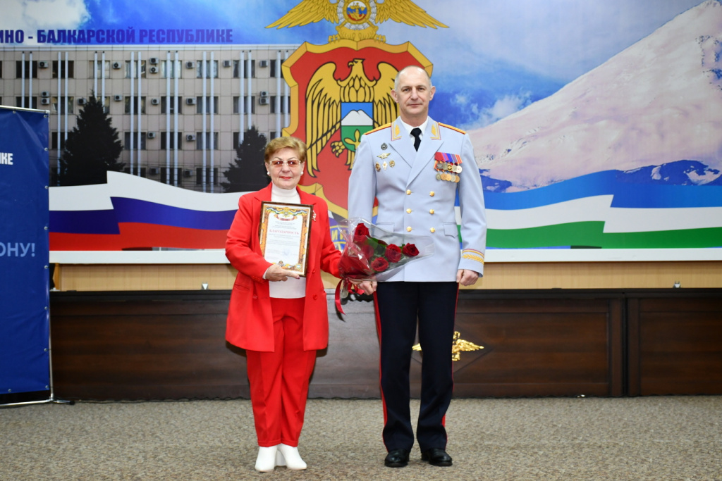 В МВД по КБР состоялось торжественное мероприятие, посвященное Дню ветеранов органов внутренних дел Российской Федерации (8).JPG