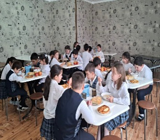 В Баксане утвердили порядок обеспечения школьников бесплатным питанием