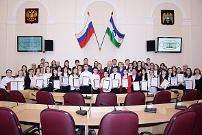 В Парламенте КБР наградили победителей юбилейных конкурсов