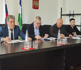 В Баксанском районе прошло совещание с подрядчиками