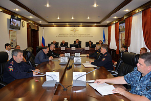 Василий Павлов поздравил сотрудников штабных подразделений органов внутренних дел