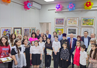 В Нальчике открылась ежегодная выставка «Мир глазами детей»