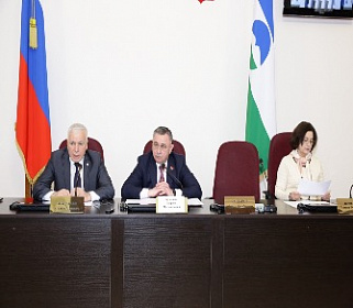 В Парламенте КБР обсудили вопросы строительства и жилищно-коммунального хозяйства