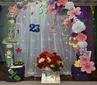 Дошколята дарят «Февромарт»