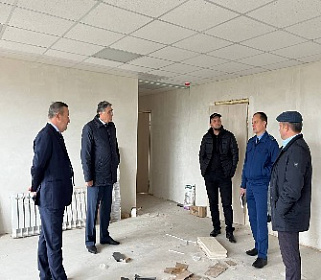 В Старом Череке ремонтируют здание колледжа