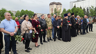 Жители Нальчика почтили память погибших в Старобельске