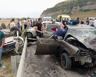 В Баксанском районе в аварии с четырьмя машинами погибли три человека
