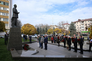 Казбек Коков возложил цветы к памятнику Тимборы Мальбахова