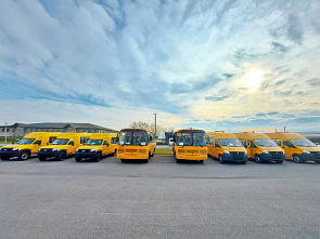 Восемь школ Баксанского района получили новый транспорт
