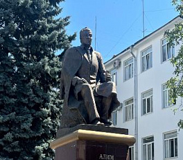 В Нальчике почтили память Алима Кешокова