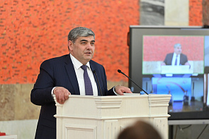 Глава КБР Казбек Коков принял участие в церемонии передачи флага конкурса «Мастер года»