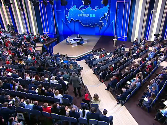 Владимир Путин заявил о необходимости сохранения уровня доходов семей при рождении детей  